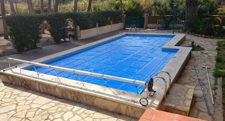 Manta Térmica y Enrollador para piscinas | PISCINAS TANKES