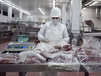 Argentina:Ocho frigoríficos tendrán que frenar exportaciones a China